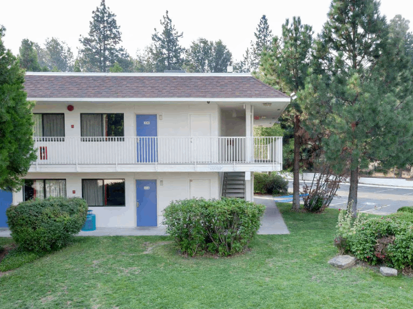 Shasta Vista Inn & Suites